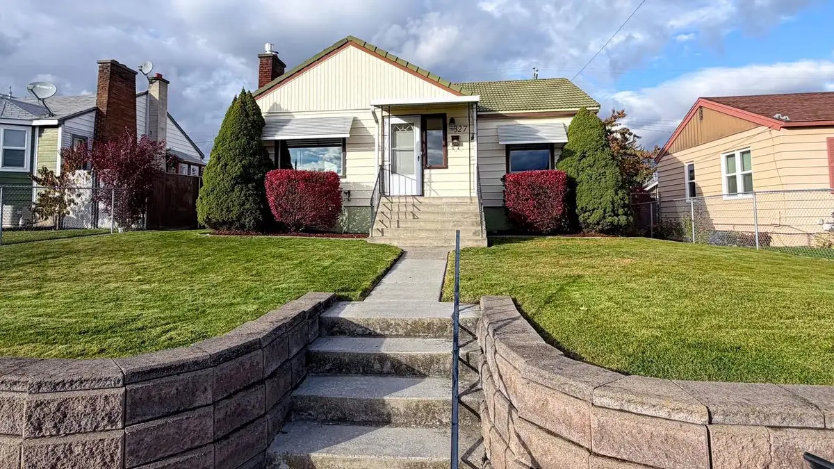 327 E Garland Ave, Spokane, WA 99201 - #1
