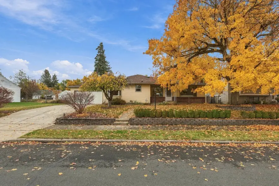 5912 N Lincoln St, Spokane, WA 99205 - #2
