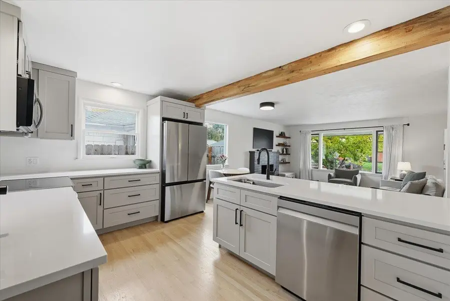 1027 E 38th Ave, Spokane, WA 99203 - #3