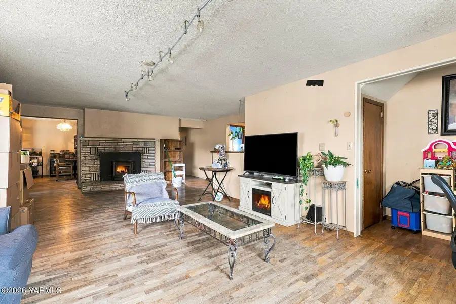 9203 Wide Hollow, Yakima, WA 98908 - #3