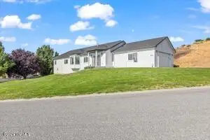 900 Majesty Heights Dr, Yakima, WA 98908 - Image #1