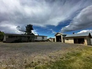 6941 Naches Heights Rd, Yakima, WA 98908