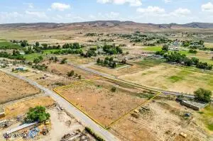 1335 Gibson Rd, Selah, WA 98942