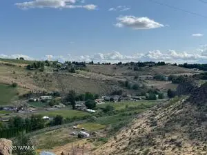 5811 Cowiche Canyon Rd, Yakima, WA 98908 - Image #2