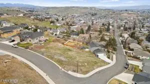 110 S 10th St, Selah, WA 98942