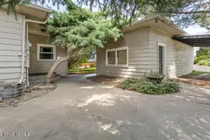 118 Glen Dr, Zillah, WA 98953 - Image #2