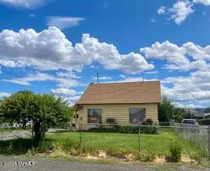 1024 Woodland Ave, Yakima, WA 98902