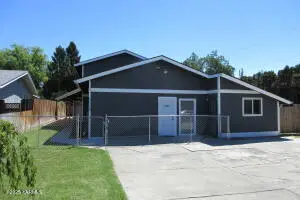 1115 S 34th Ave, Yakima, WA 98902