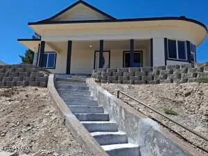 805 Crescent Ave, Sunnyside, WA 98944 - Image #1