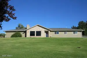 80 Hickory Ln, Selah, WA 98942 - Image #1
