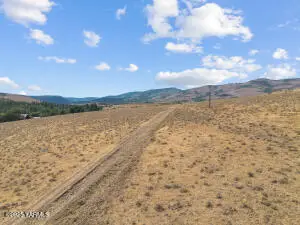 N of S Fork, Yakima, WA 98903 - Image #3