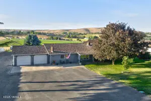 10903 Tieton Dr, Yakima, WA 98908