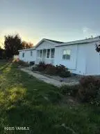 605 Dean Ave, Granger, WA 98932 - Image #1