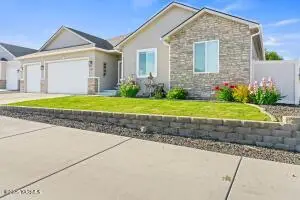 7403 Douglas Dr, Yakima, WA 98908 - Image #2