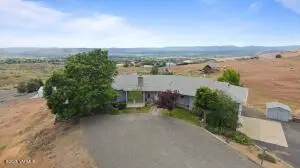 40 Vista Verde Dr, Yakima, WA 98901