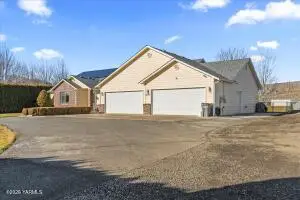 10507 Orchard Ave, Yakima, WA 98908