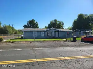 401 Curtis St, White Swan, WA 98952