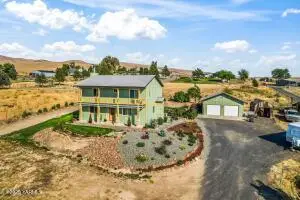 320 Clemans View Rd, Selah, WA 98942