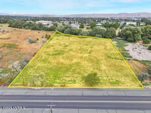 403 W Ahtanum Rd, Union Gap, WA 98903 - Image #1