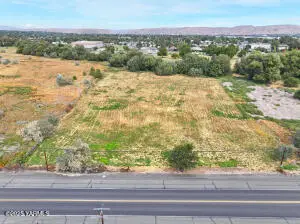 403 W Ahtanum Rd, Union Gap, WA 98903 - Image #2