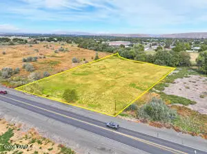 403 W Ahtanum Rd, Union Gap, WA 98903 - Image #3