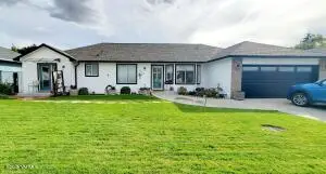 5512 Pear Butte Dr, Yakima, WA 98901