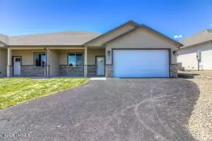 416 S 97th Ave, Yakima, WA 98908