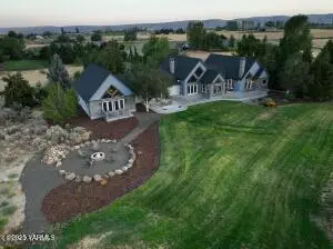 15783 Fisk Rd, Yakima, WA 98908