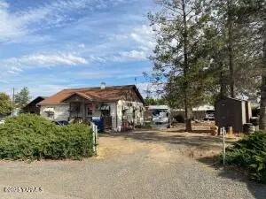 31 S Falen Ave, Harrah, WA 98933 - Image #1