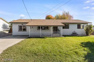 501 N 8th St, Zillah, WA 98953