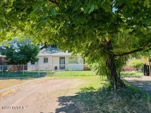 508 S 10th St, Yakima, WA 98901