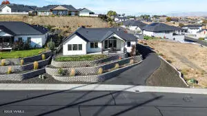 1101 Heritage Hills Dr, Selah, WA 98942 - Image #2