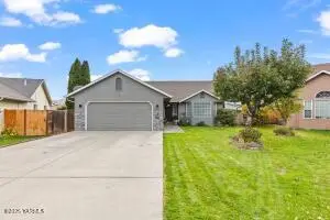 6716 W Pierce St, Yakima, WA 98908