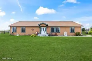 1880 Dilley Rd, Tieton, WA 98947 - Image #2