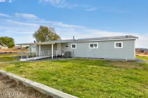 231 Lakeshore Dr, Selah, WA 98942 - Image #3