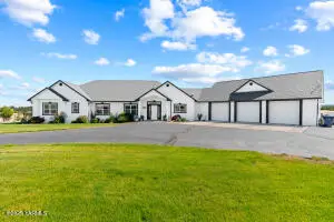 15700 Tieton Dr, Yakima, WA 98908 - #1
