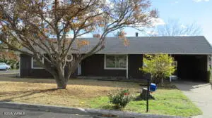 4112 Kroum Rd, Yakima, WA 98901