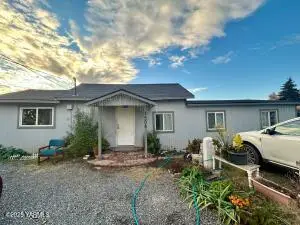 1504 S 14th St, Yakima, WA 98901 - Image #1