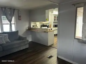 915 N 15th Ave #6, Yakima, WA 98902 - Image #3