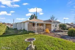 139 N 52nd Ave, Yakima, WA 98908 - #3