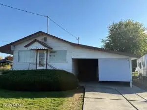 408 Pleasant Ave, Selah, WA 98942 - #1