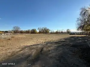 150 W Elmwood Ln, Toppenish, WA 98948 - Image #1