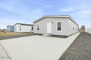 2681 E Edison Ave #31, Sunnyside, WA 98944