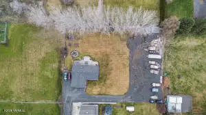 123 Pleasantview Dr, Selah, WA 98942 - Image #3