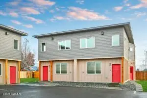 801 N 16th Ave #3, Yakima, WA 98902