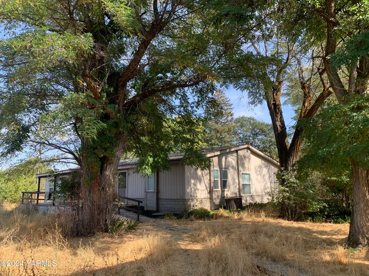 511 S Fork Rd, Yakima, WA 98903 - #1