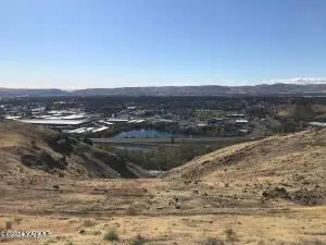 112 Dwinell Dr, Selah, WA 98942