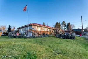 1206 W 2nd St, Grandview, WA 98930 - Image #1