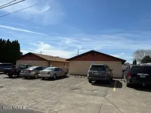 1716 S 10th Ave, Yakima, WA 98902 - #3