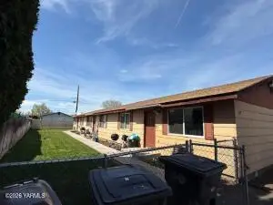 1718 S 10th Ave, Yakima, WA 98902